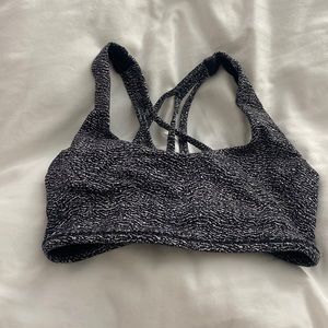 Lululemon sports bra